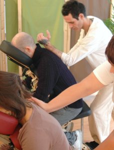 Read more about the article Seated massage course the 13-14-15 May 2024